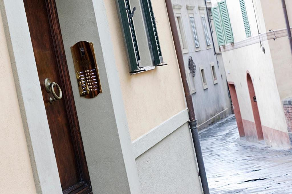 Aparthotel Residenza Palazzo Saloni Montalcino Exterior foto