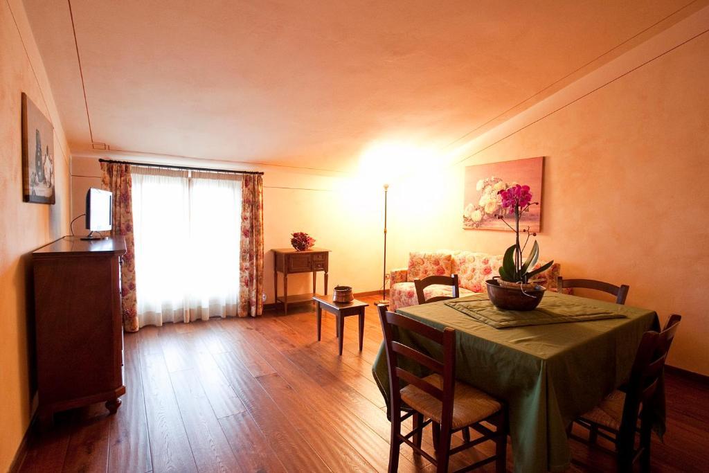 Aparthotel Residenza Palazzo Saloni Montalcino Zimmer foto