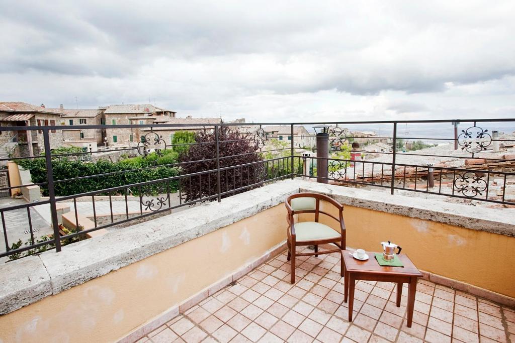 Aparthotel Residenza Palazzo Saloni Montalcino Zimmer foto