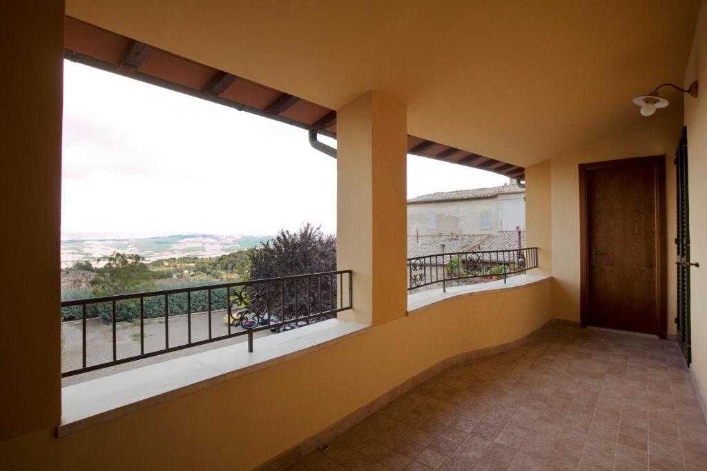 Aparthotel Residenza Palazzo Saloni Montalcino Zimmer foto