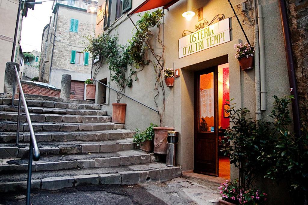 Aparthotel Residenza Palazzo Saloni Montalcino Exterior foto