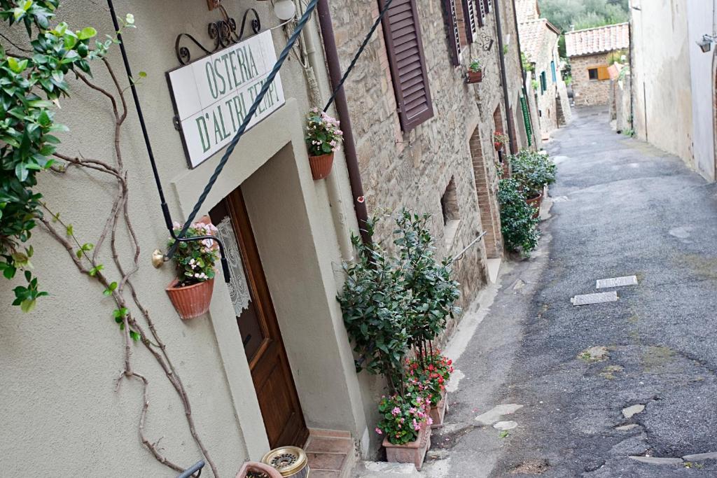 Aparthotel Residenza Palazzo Saloni Montalcino Exterior foto