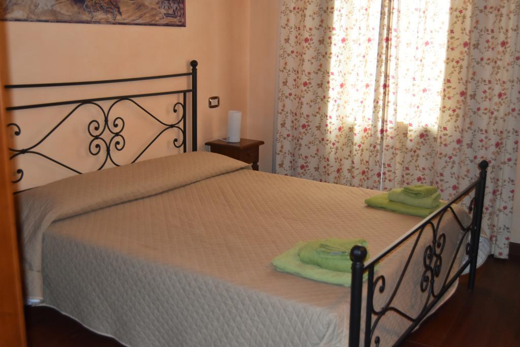 Aparthotel Residenza Palazzo Saloni Montalcino Exterior foto