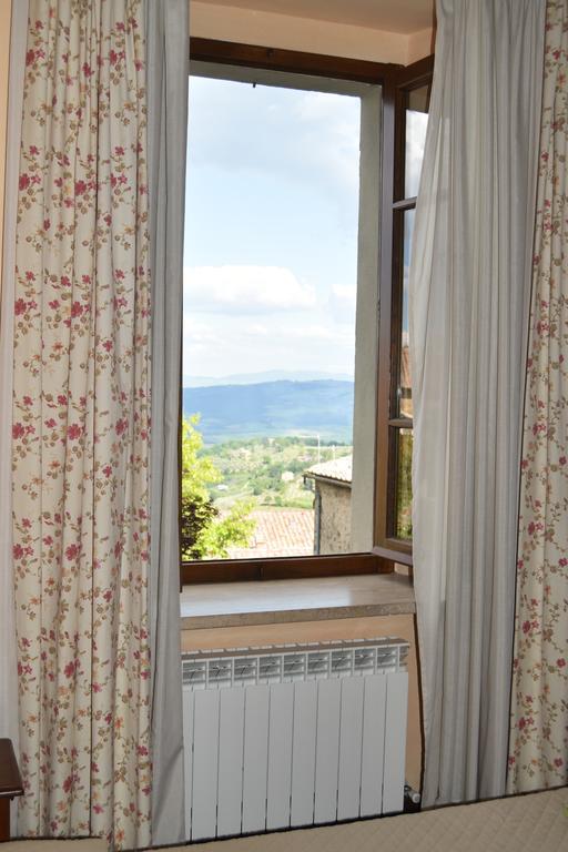 Aparthotel Residenza Palazzo Saloni Montalcino Exterior foto