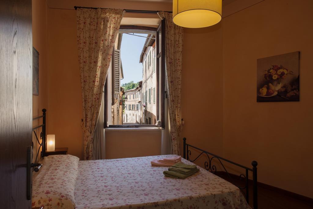 Aparthotel Residenza Palazzo Saloni Montalcino Exterior foto