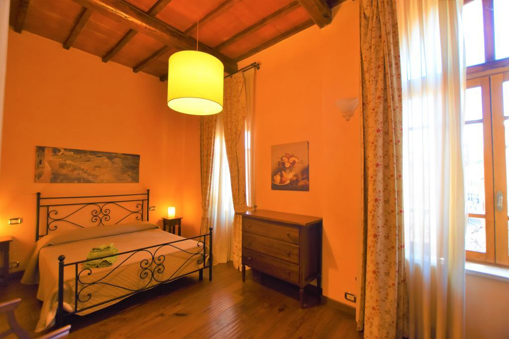 Aparthotel Residenza Palazzo Saloni Montalcino Exterior foto
