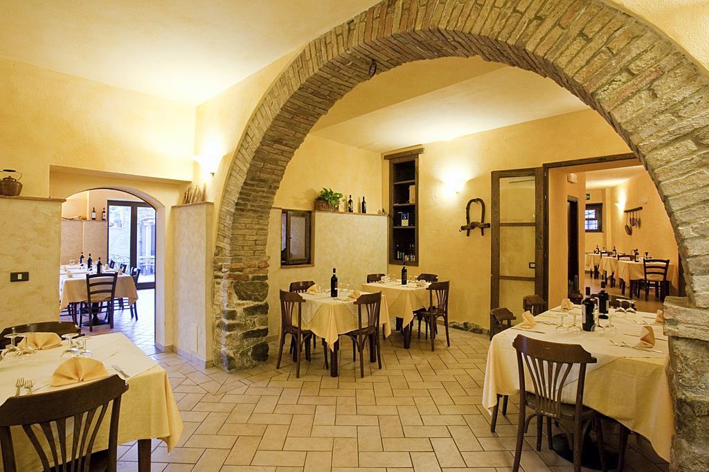Aparthotel Residenza Palazzo Saloni Montalcino Exterior foto